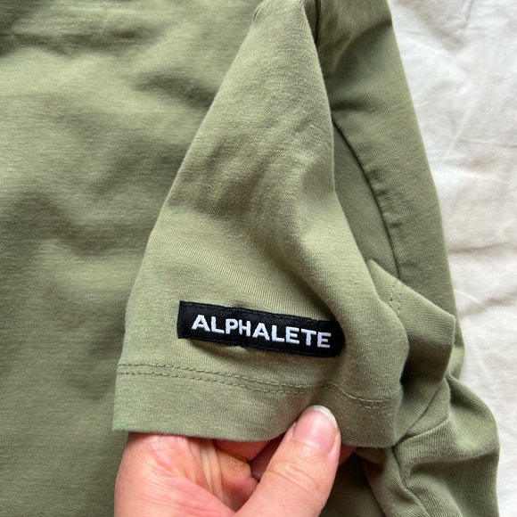 Alphalete Baby tee || - Picture 3 of 6